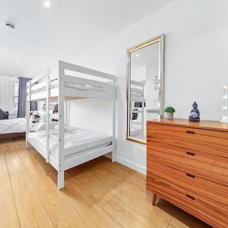 1 Bedroom Flat Piccadilly Sleep 7 In London Vr10 Екстер'єр фото