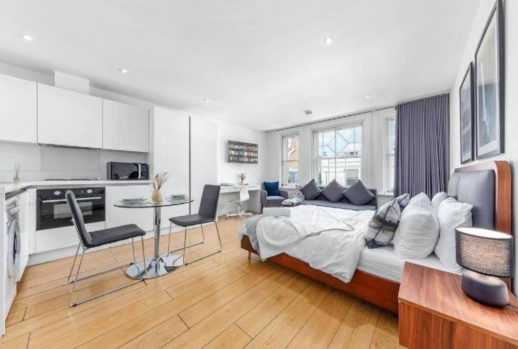 1 Bedroom Flat Piccadilly Sleep 7 In London Vr10 Екстер'єр фото